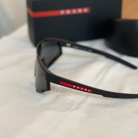 Prada Linea Rossa-04WS
